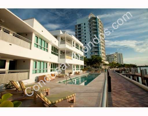 Bayfront lap-pool overlooking Marina