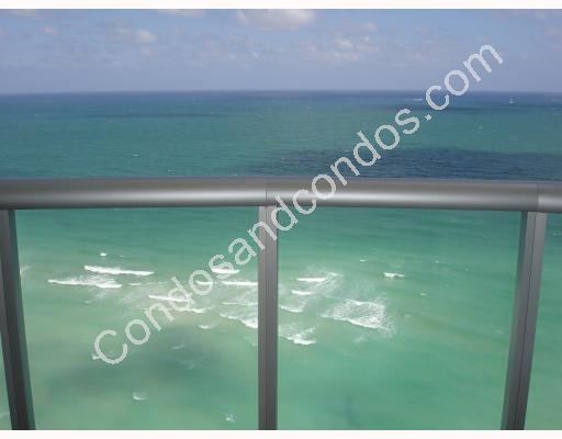 Glass railed terraces provide maximum watery vistas