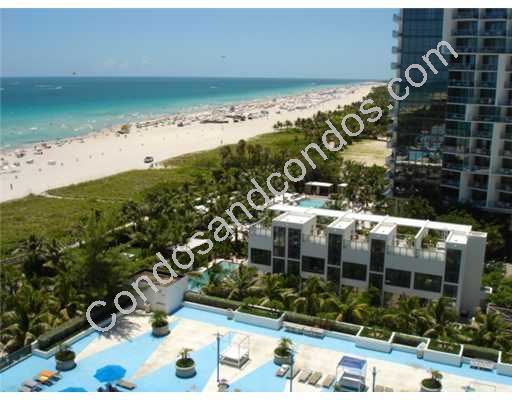 Fantastic view of Miami beach and pool-deck