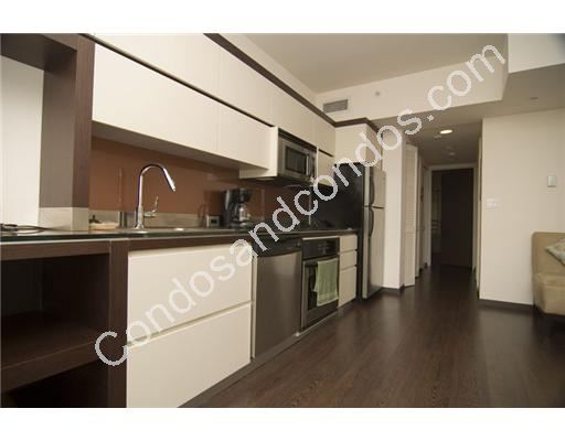 High-end stainless steel appliances available in all units