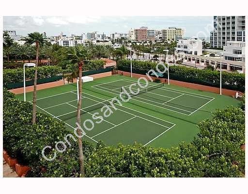 Well maintained lighted tennis courts