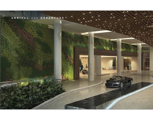 Porte Cochere with 24-Hour Valet Service