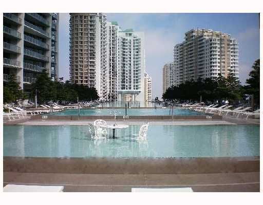 The longest pool in Miami 