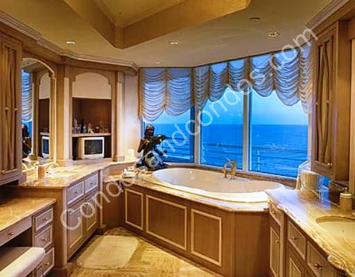 Master bethroom includes Jacuzzi style tub and fantastic view