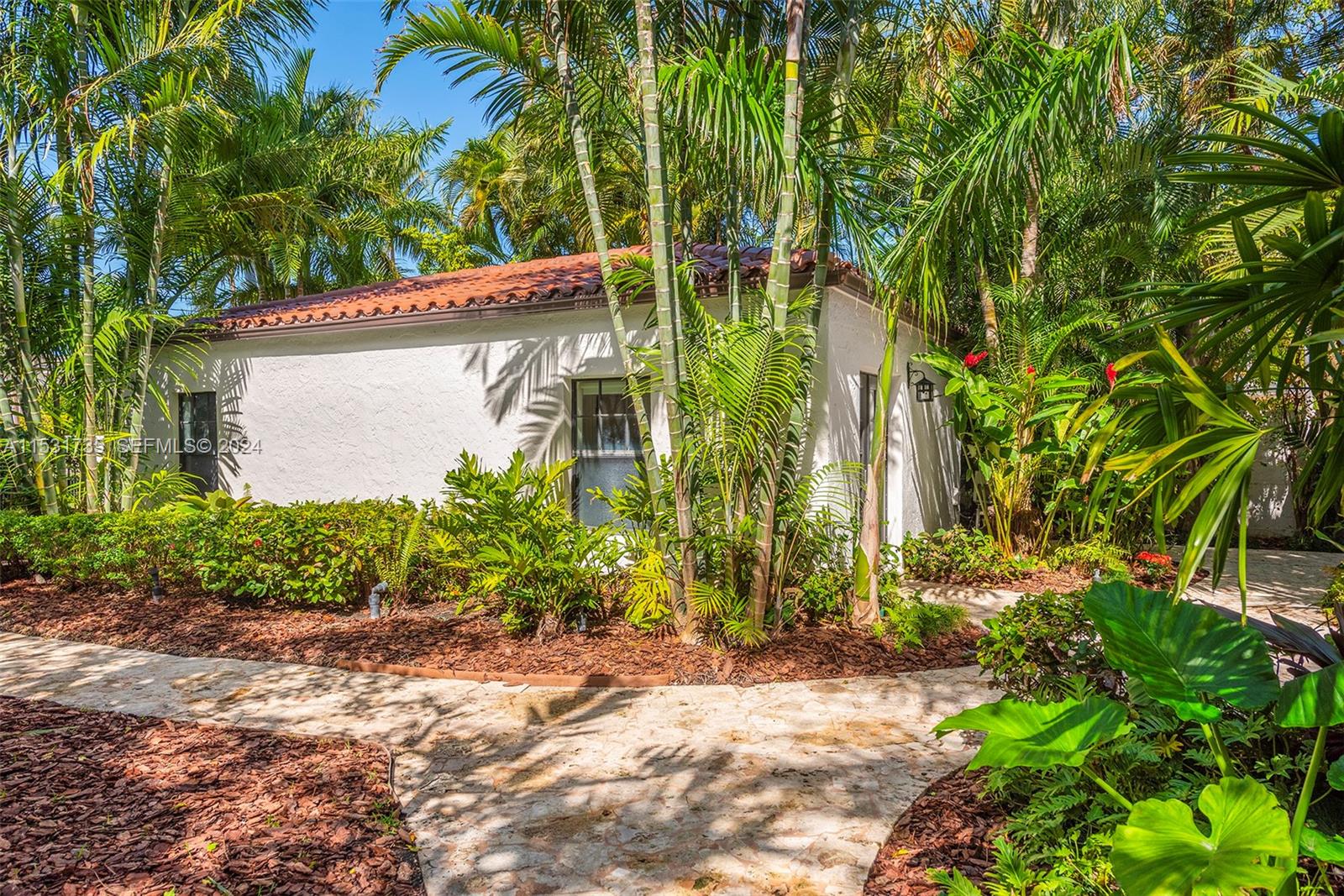 Photo of 527 E Dilido Drive # listing for Sale