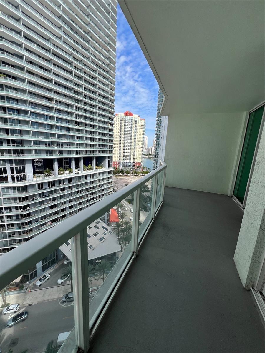Photo of 218 SE 14th Street 1806 #1806 listing for Sale