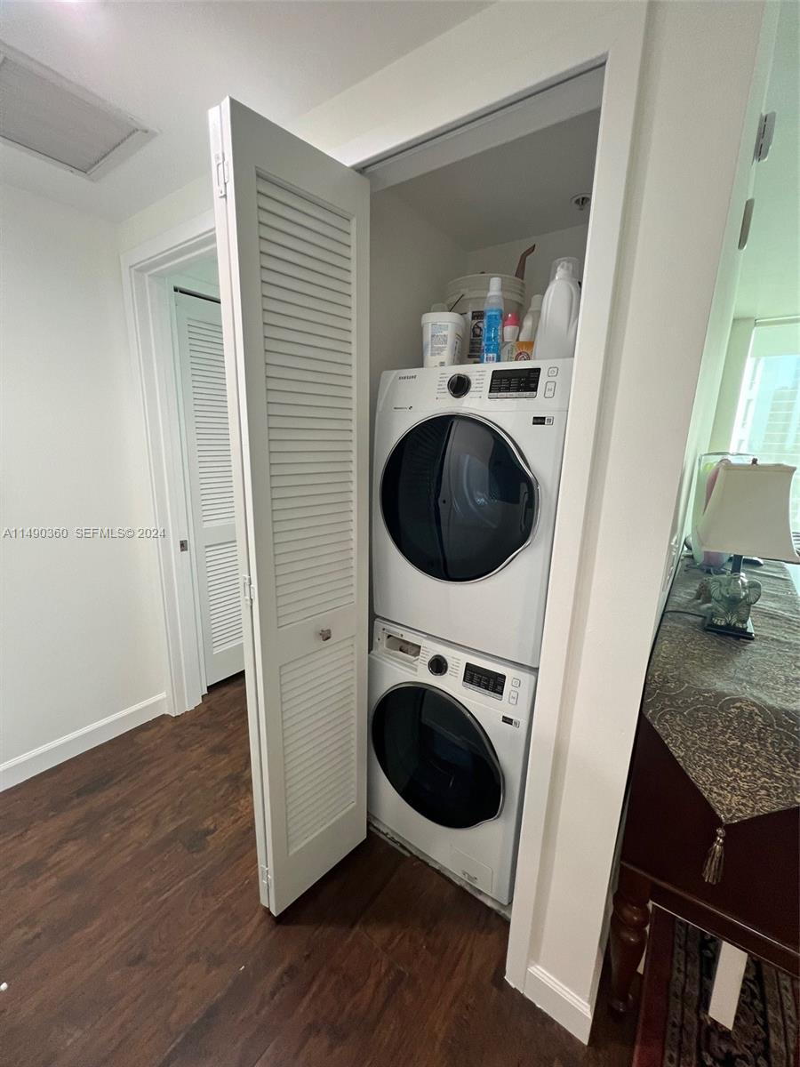 Photo of 218 SE 14th Street 1806 #1806 listing for Sale
