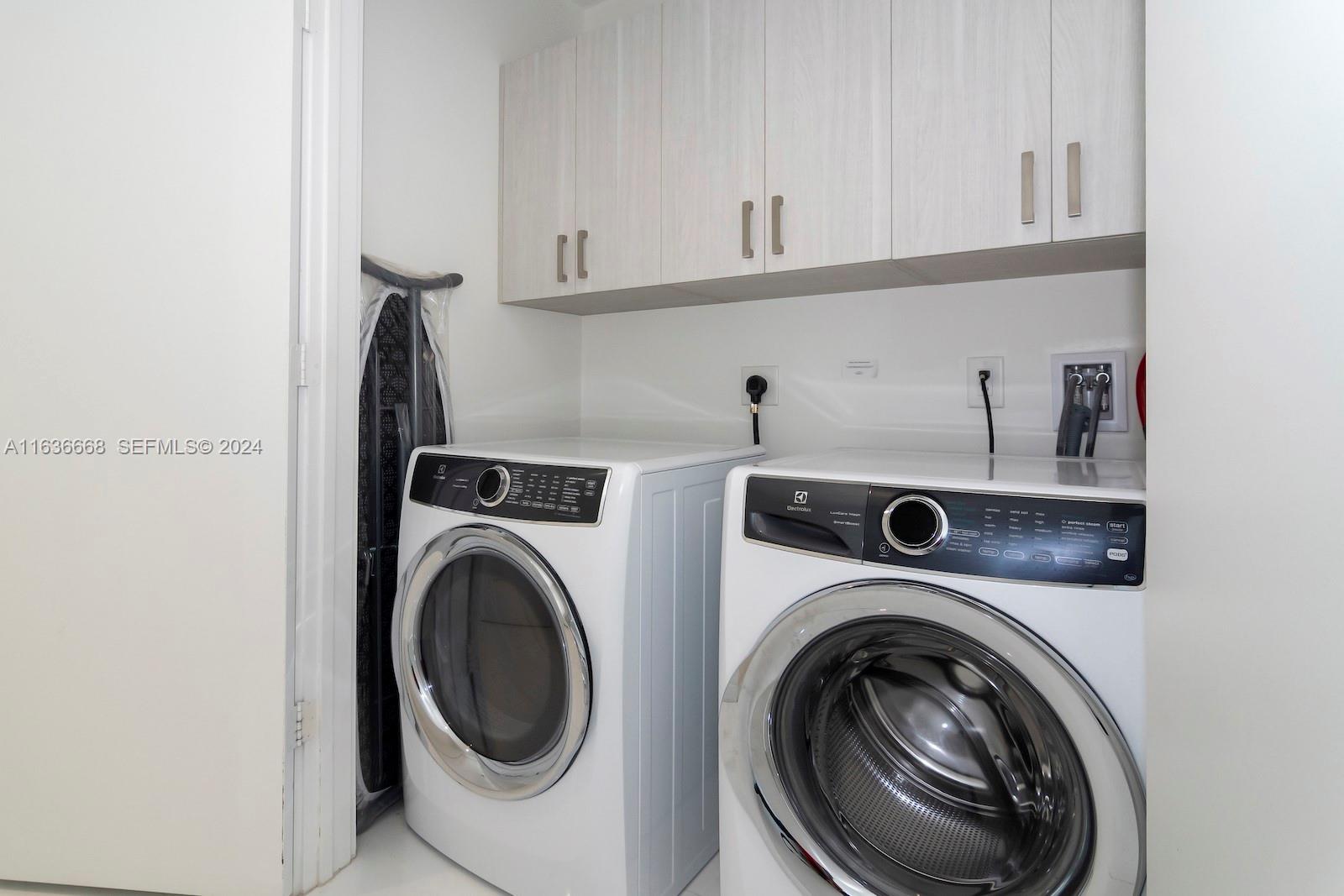 Photo of 851 NE 1st Avenue 1710 #1710 listing for Sale