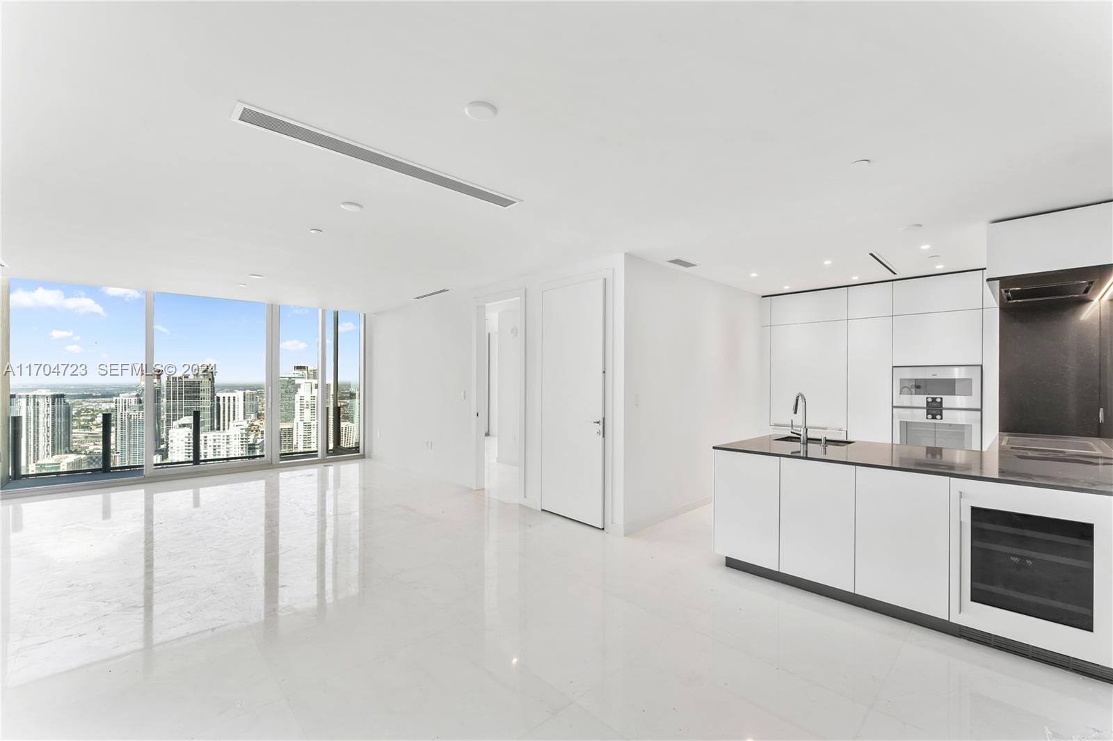 Photo of 300 Biscayne Blvd Way 5209 #5209 listing for Sale