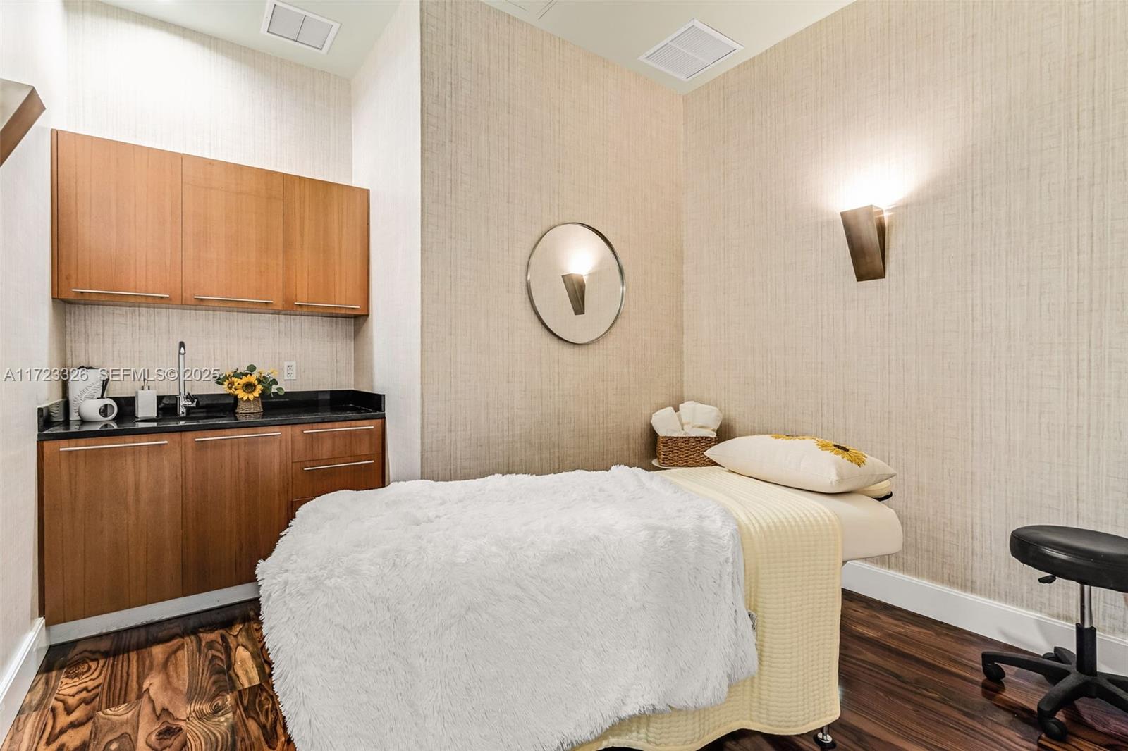 Photo of 50 Biscayne Boulevard 4208 #4208 listing for Sale
