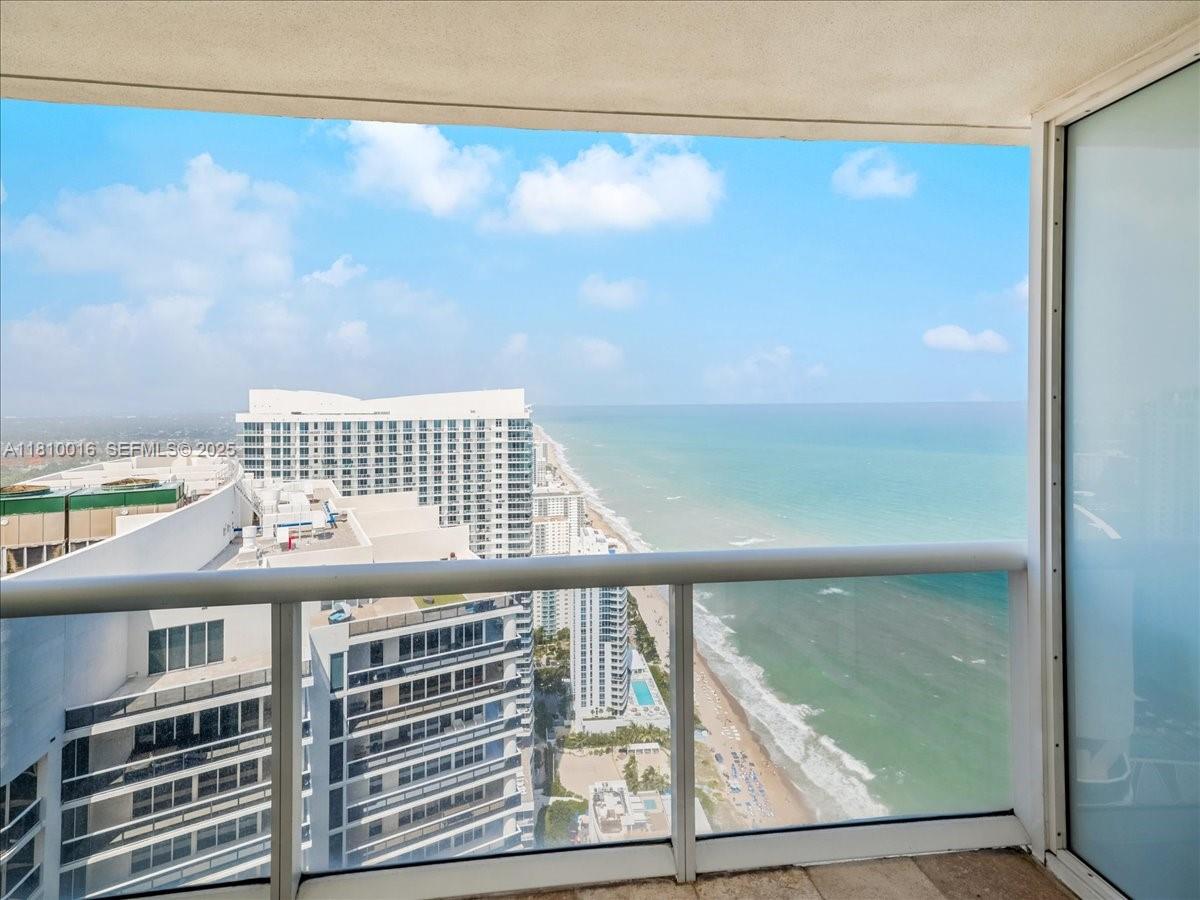 Photo of 1830 S Ocean Drive 5009 #5009 listing for Sale