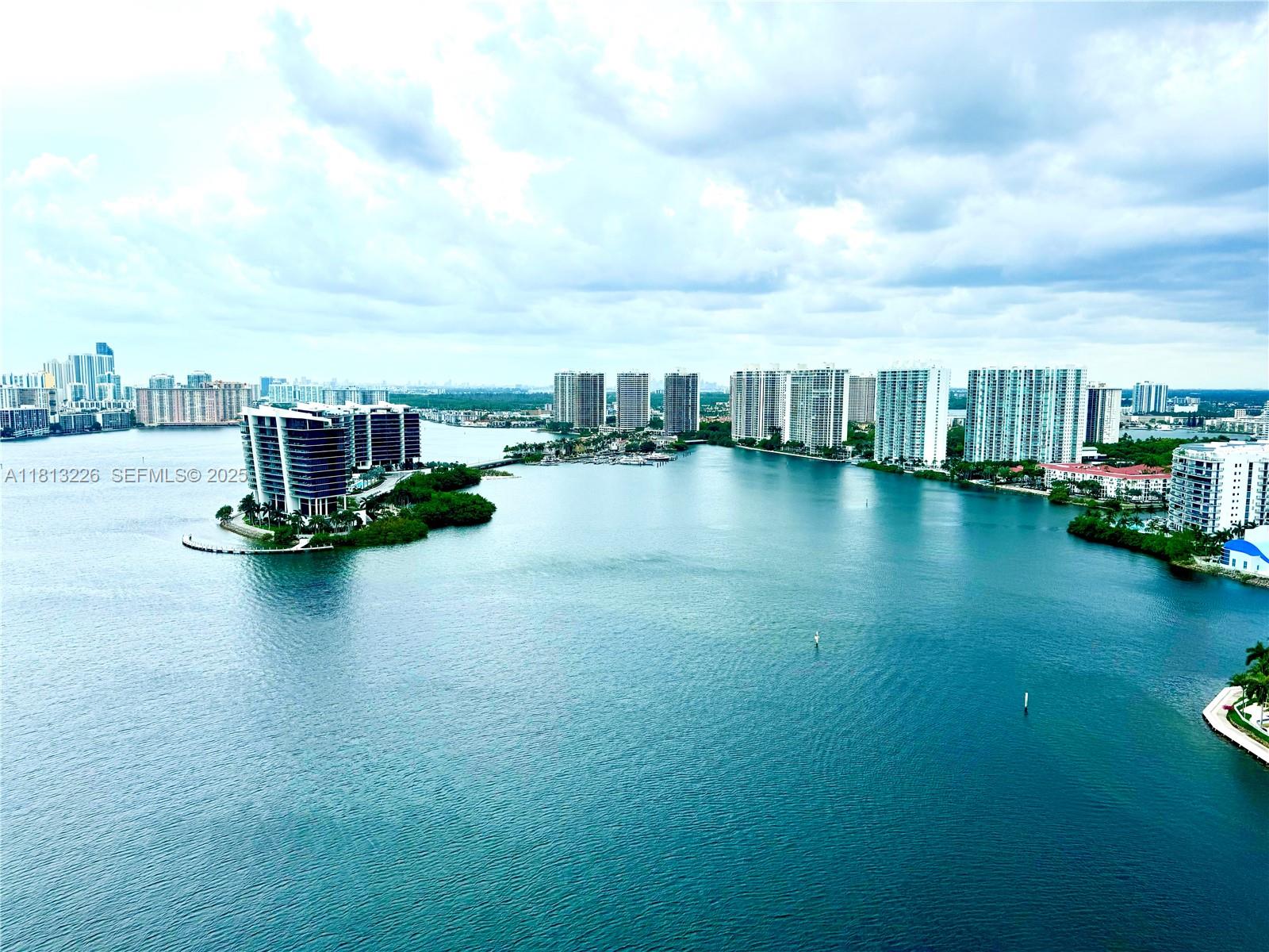 Photo of 3530 Mystic Pointe Drive 3001 #3001 listing for Sale