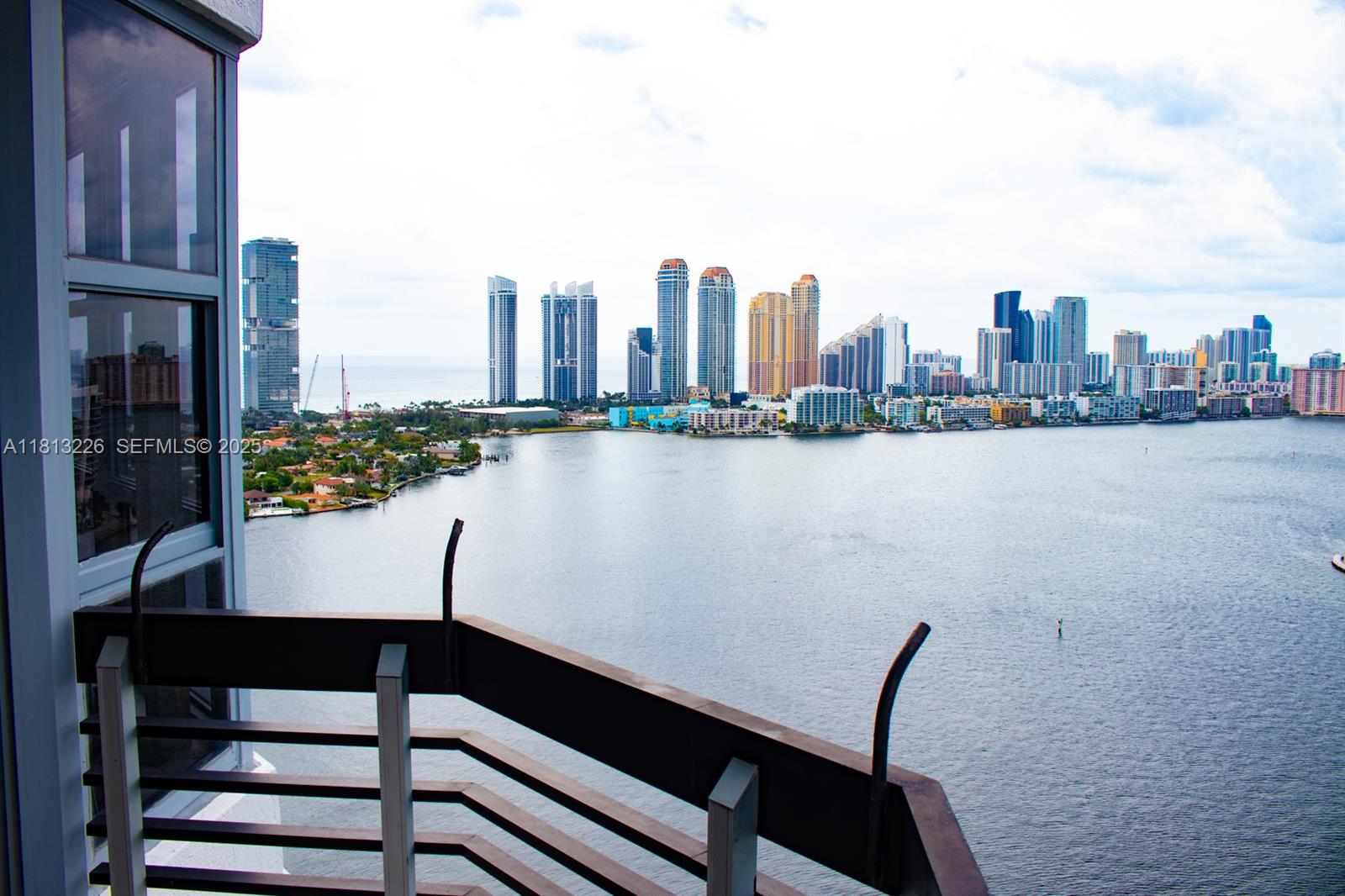 Photo of 3530 Mystic Pointe Drive 3001 #3001 listing for Sale