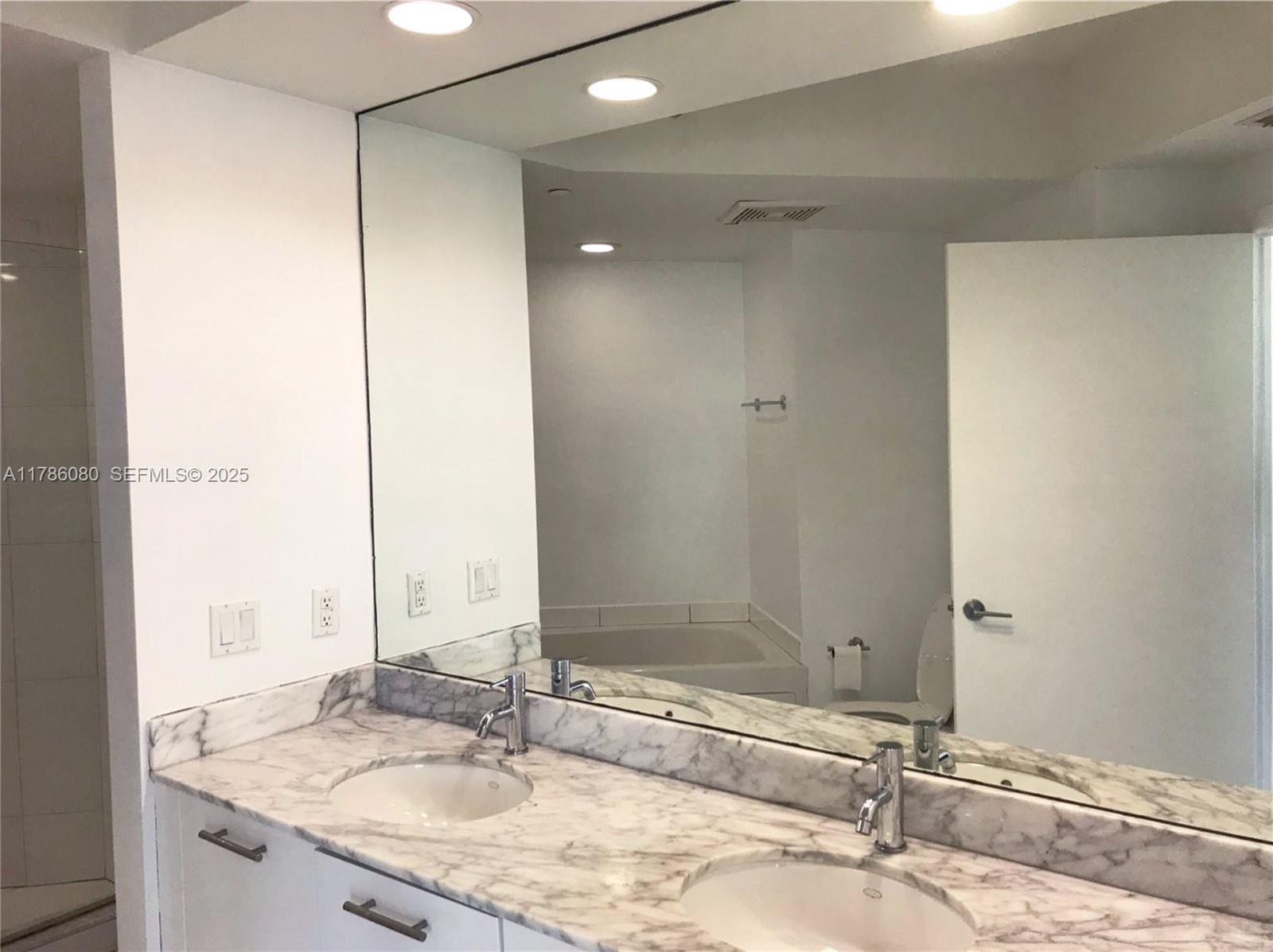 Photo of 55 SE 6th Street 1610 #1610 listing for Sale