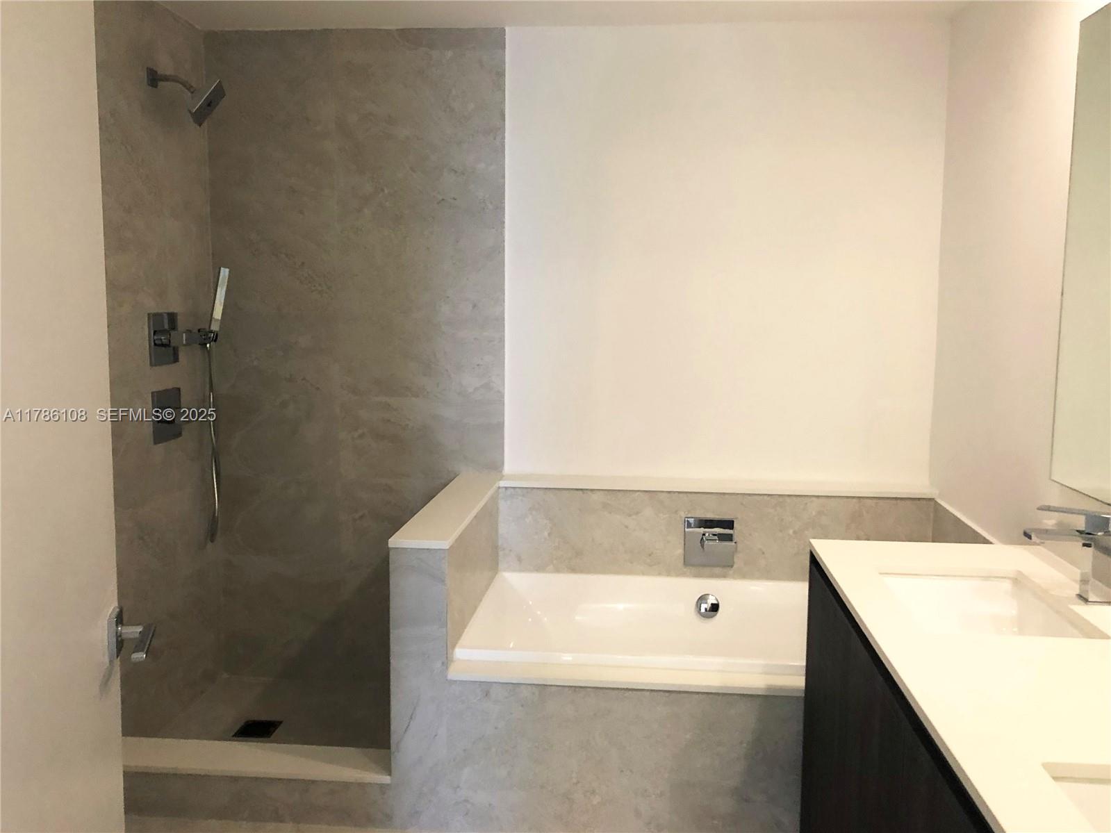 Photo of 488 NE 18th Street 215 #215 listing for Sale