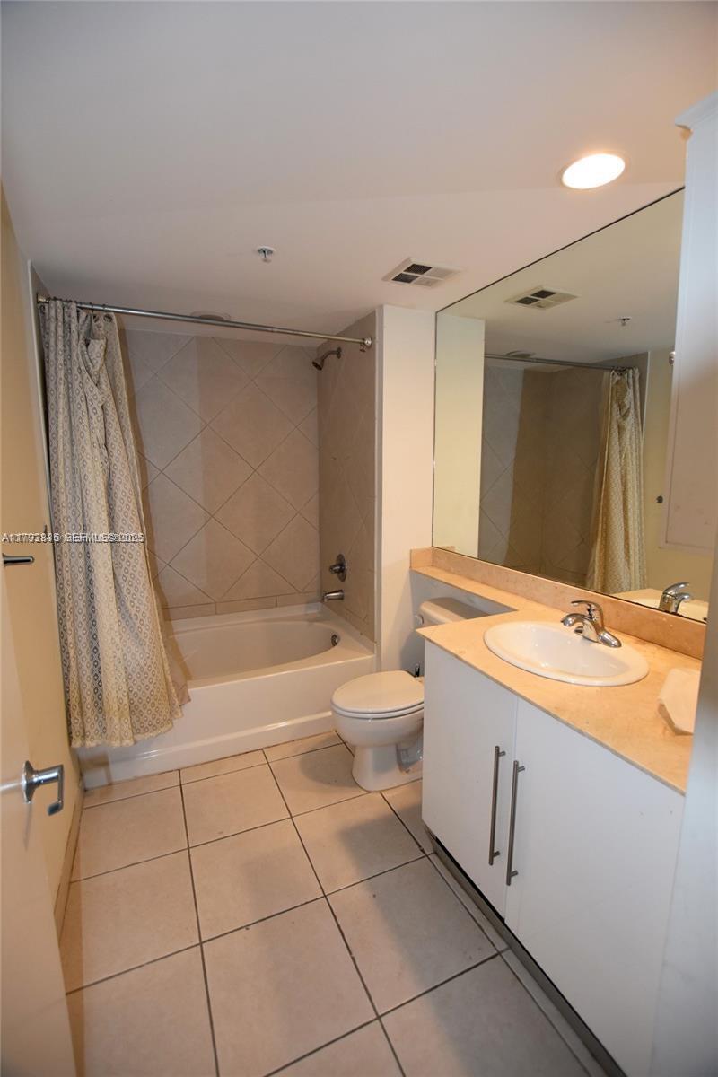 Photo of 325 S Biscayne Boulevard 3822 #3822 listing for Sale