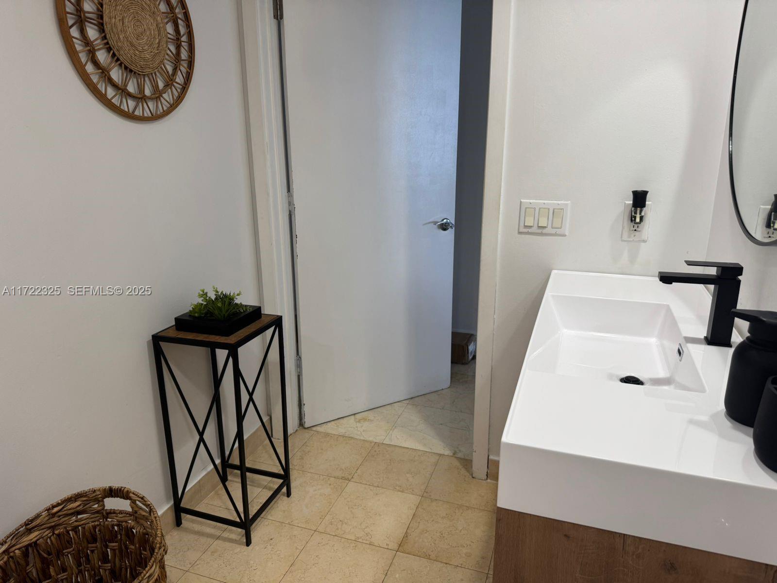 Photo of 1830 S Ocean Drive 1712 #1712 listing for Sale