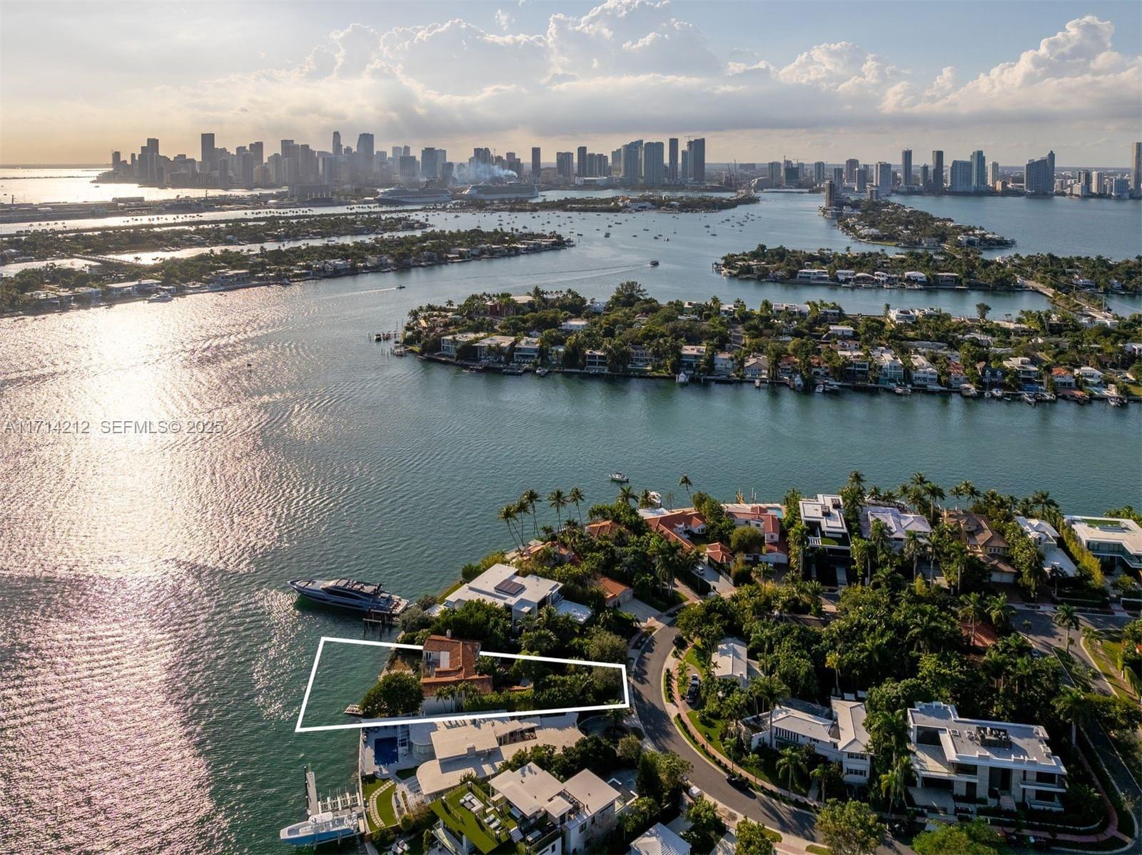 Photo of 11 E Rivo Alto Drive # listing for Sale