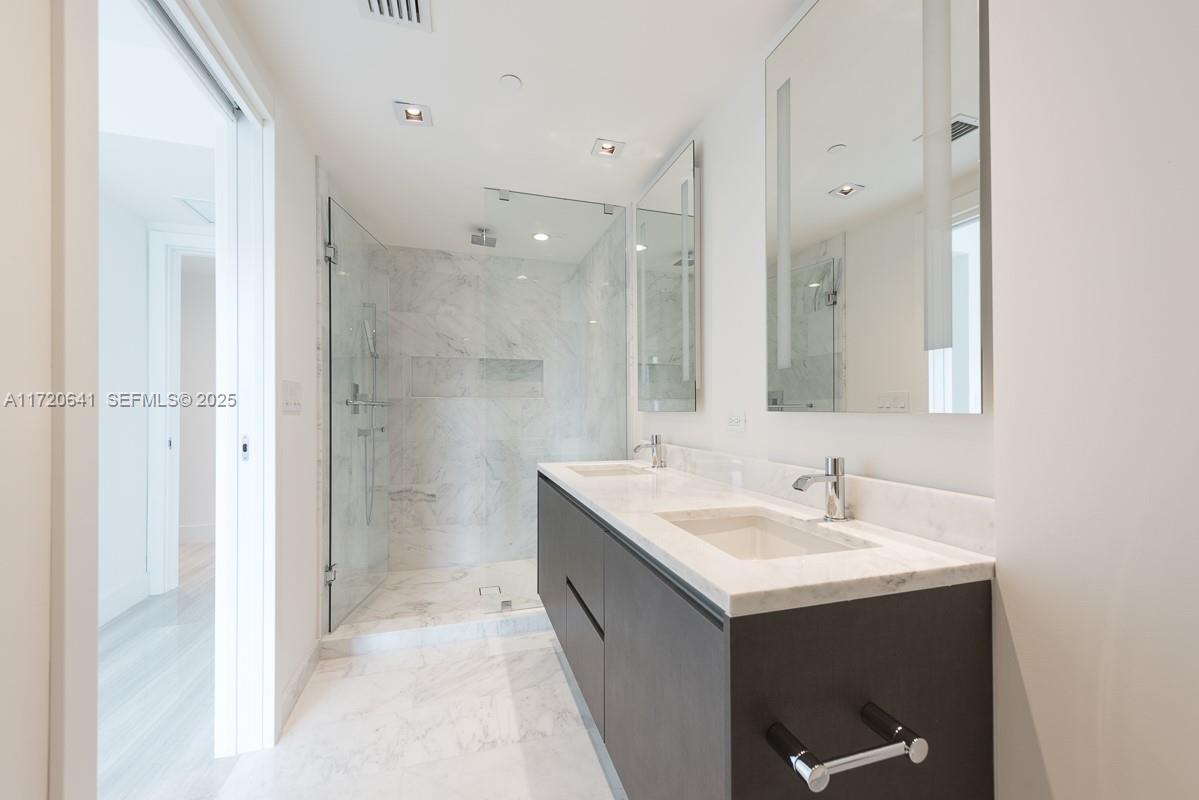 Photo of 1451 Brickell Avenue 2103 #2103 listing for Sale