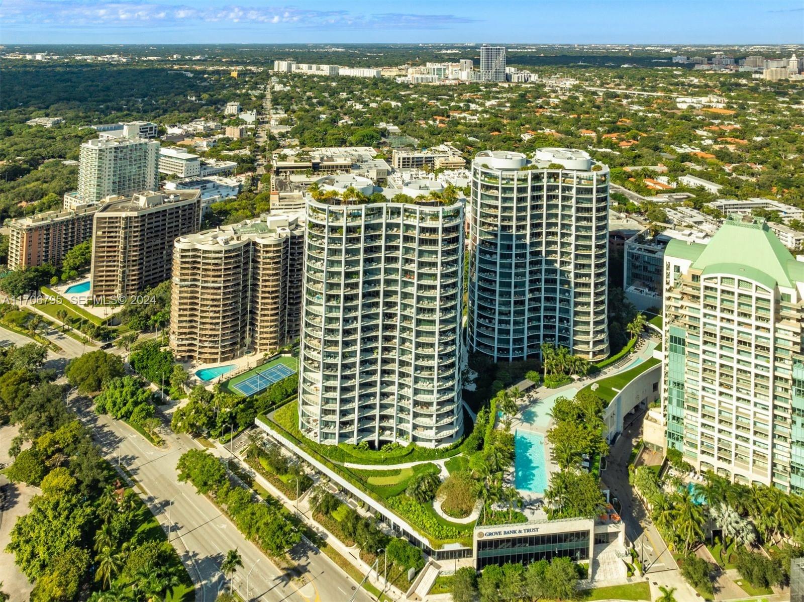 Photo of 2811 S Bayshore Drive 20BC #20BC listing for Sale