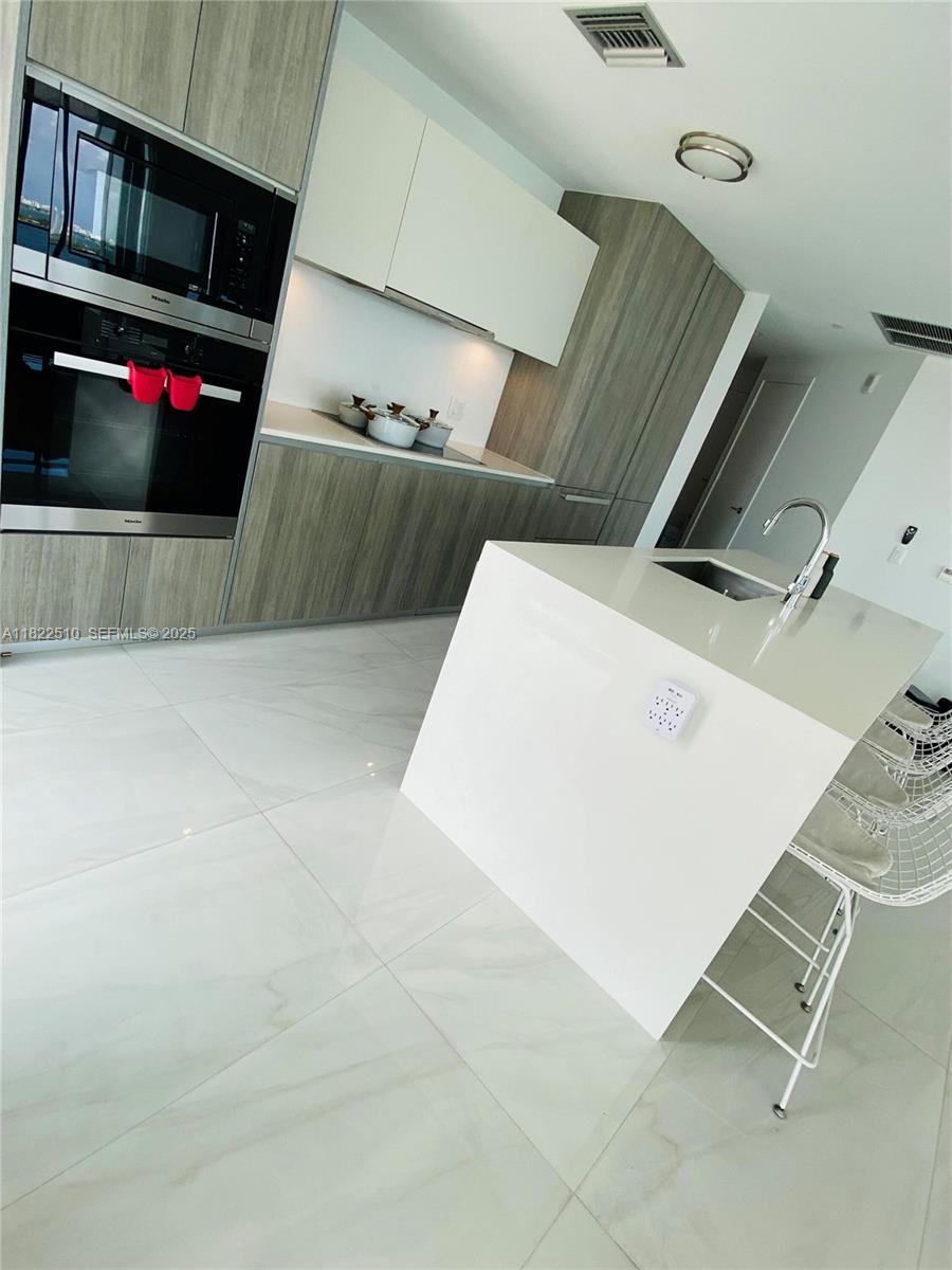 Photo of 2900 NE 7th Avenue 1407 #1407 listing for Sale