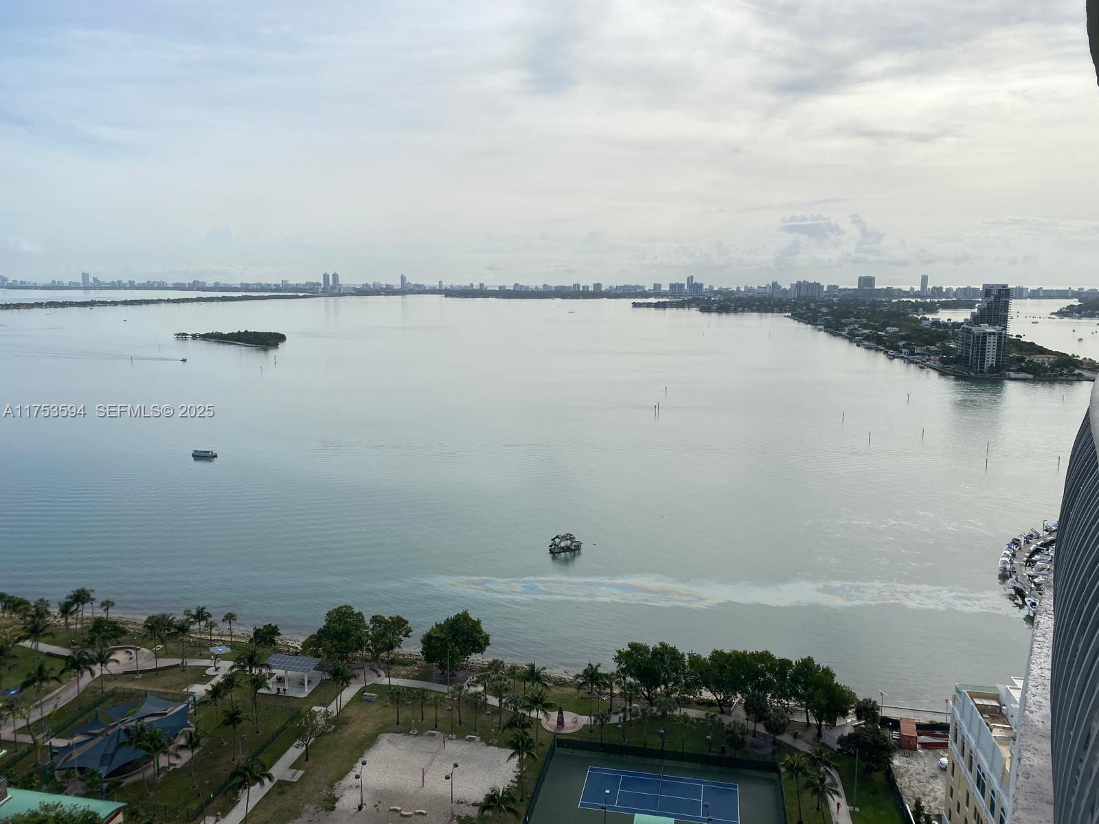 Photo of 1750 N Bayshore Drive 2905 #2905 listing for Sale