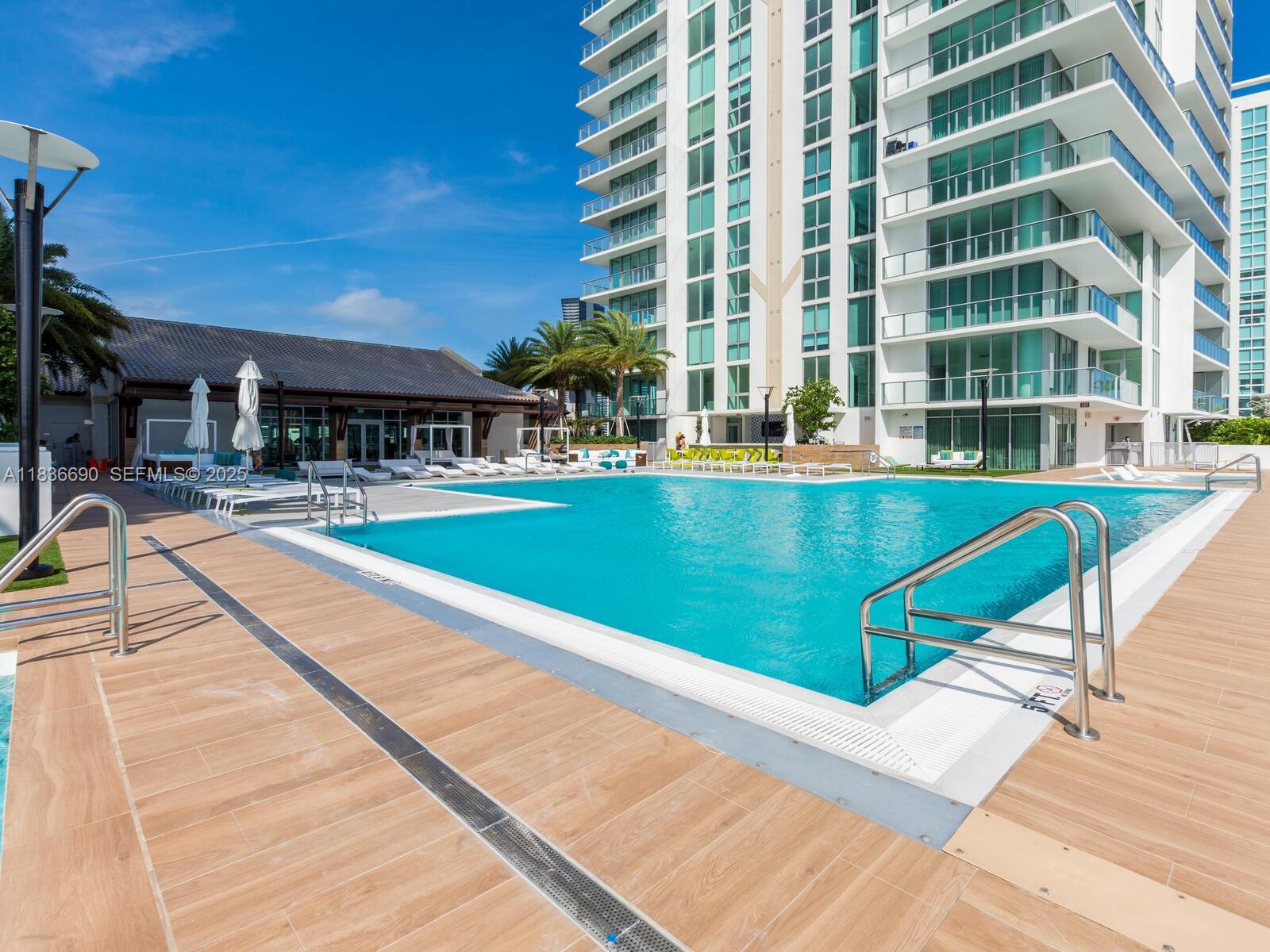 Photo of 300 Sunny Isles Boulevard 5-1605 #5-1605 listing for Sale
