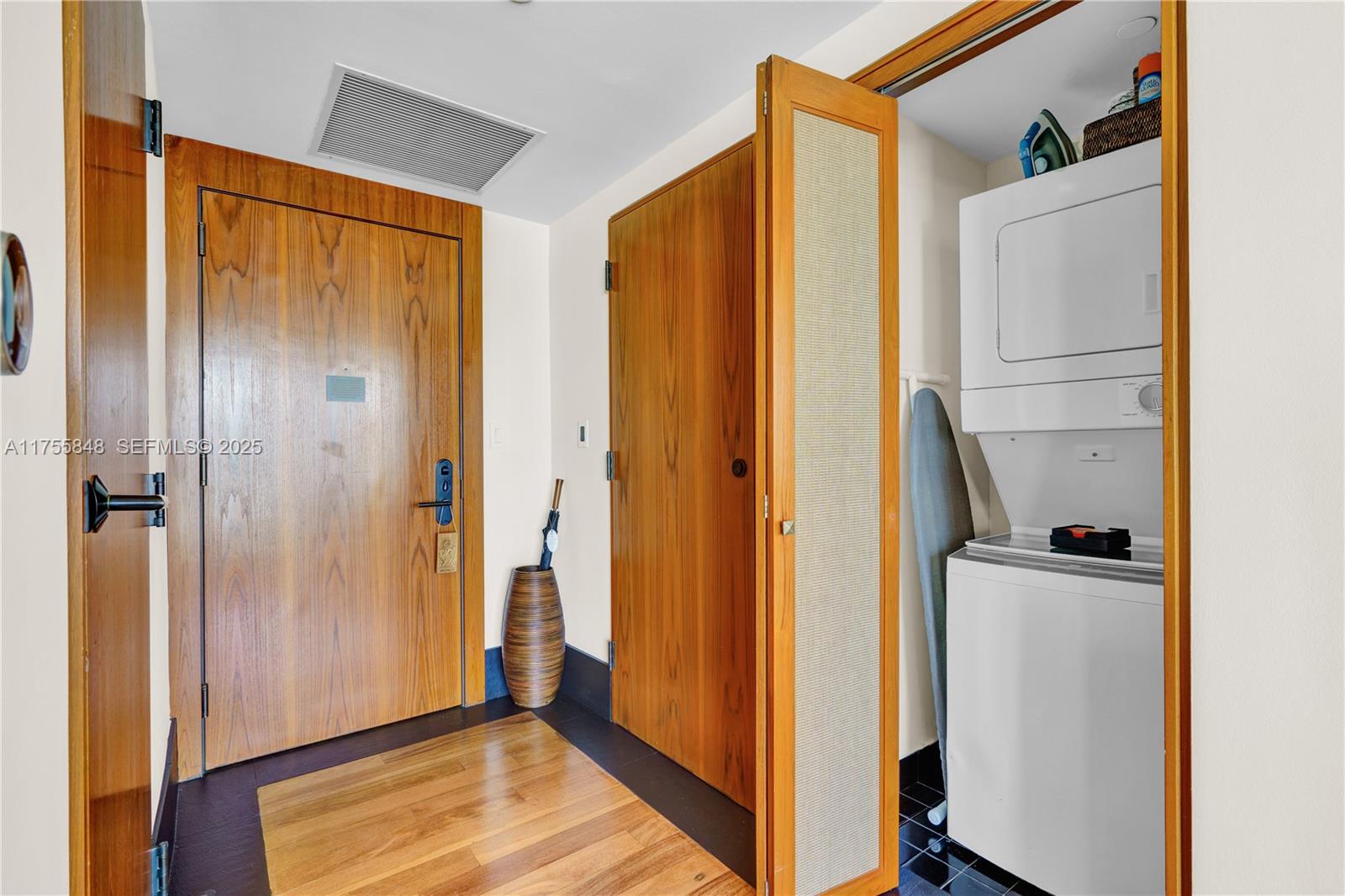 Photo of 101 20 1803/5 #1803/5 listing for Sale
