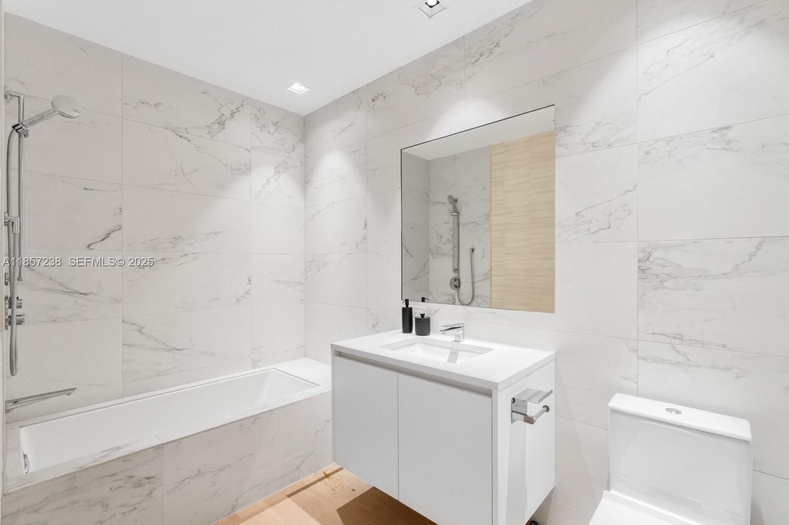 Photo of 1000 Biscayne Boulevard 2402 #2402 listing for Sale