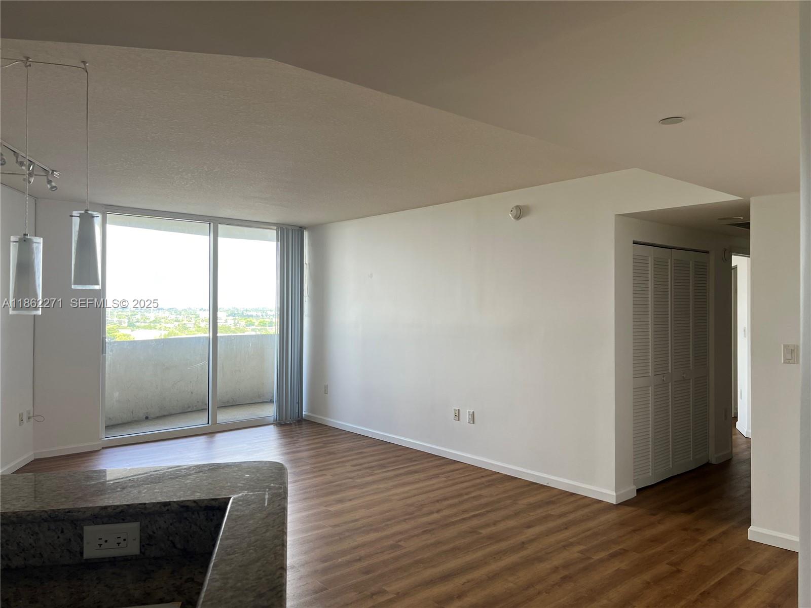 Photo of 19501 W Country Club Drive 1411 #1411 listing for Sale