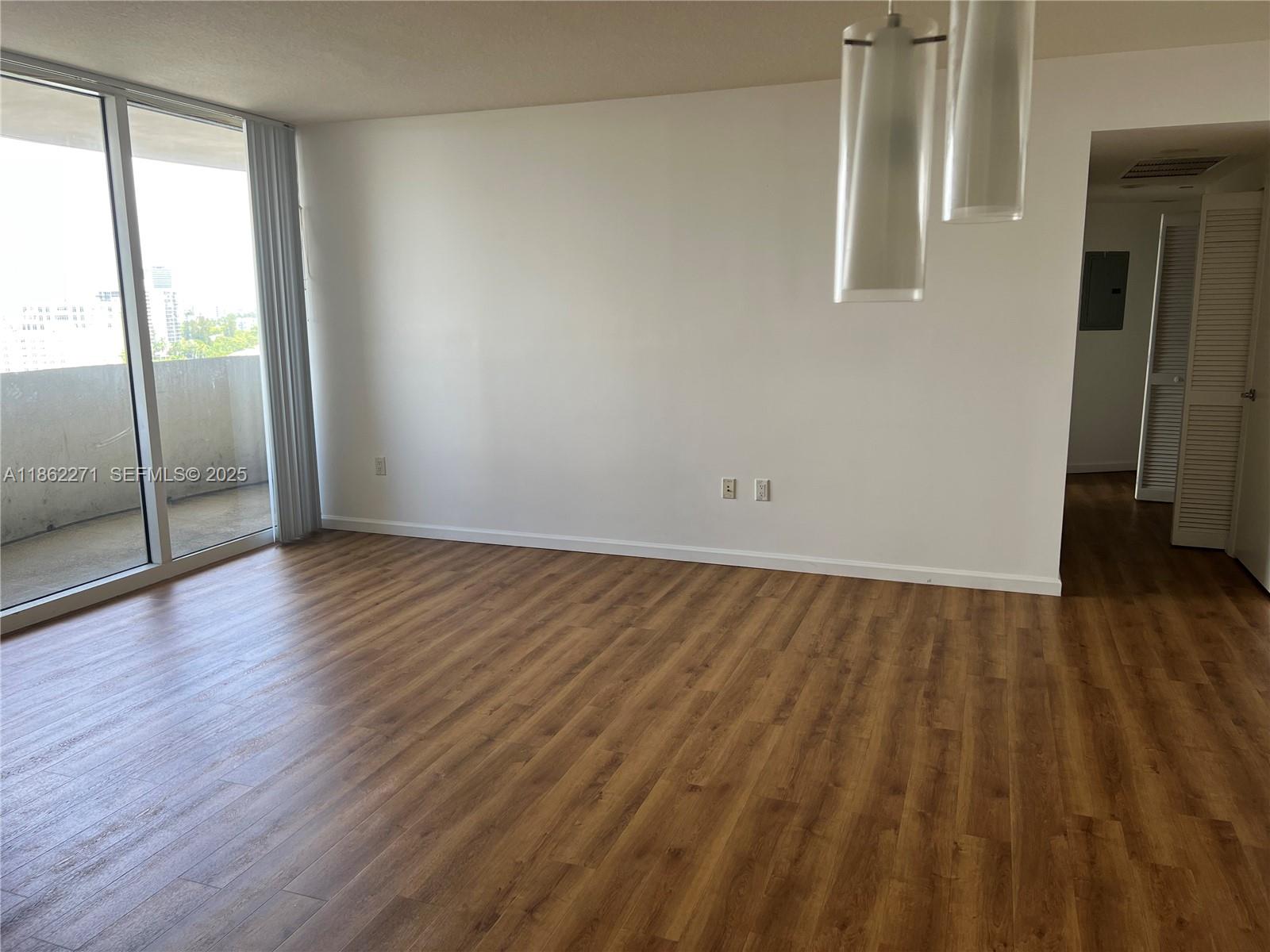 Photo of 19501 W Country Club Drive 1411 #1411 listing for Sale