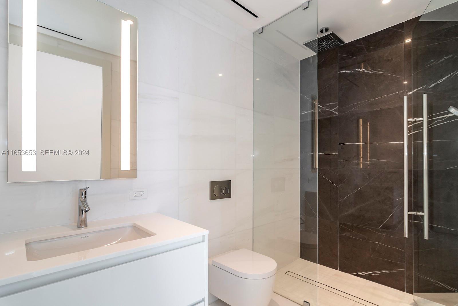 Photo of 300 Biscayne Blvd Way 902 #902 listing for Sale