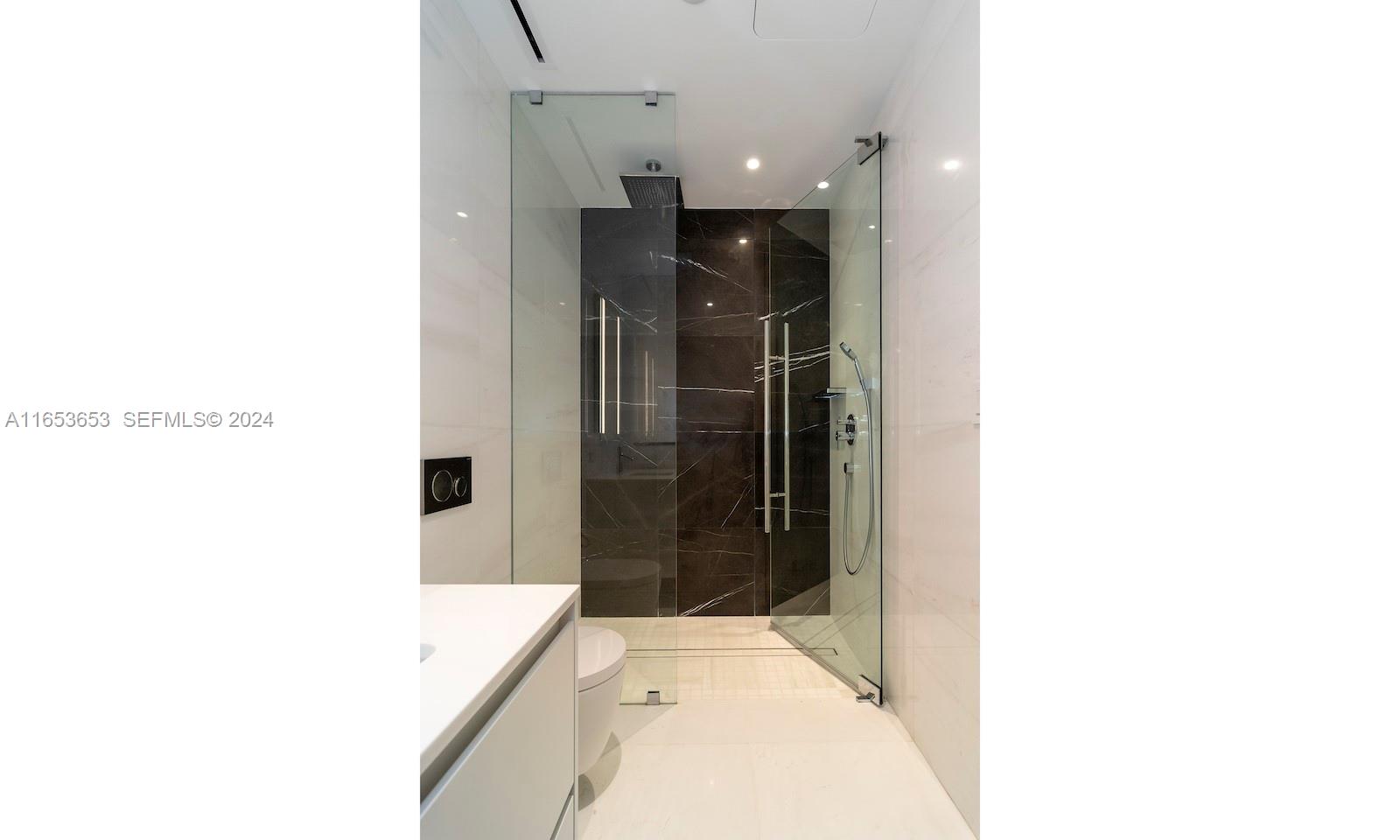 Photo of 300 Biscayne Blvd Way 902 #902 listing for Sale
