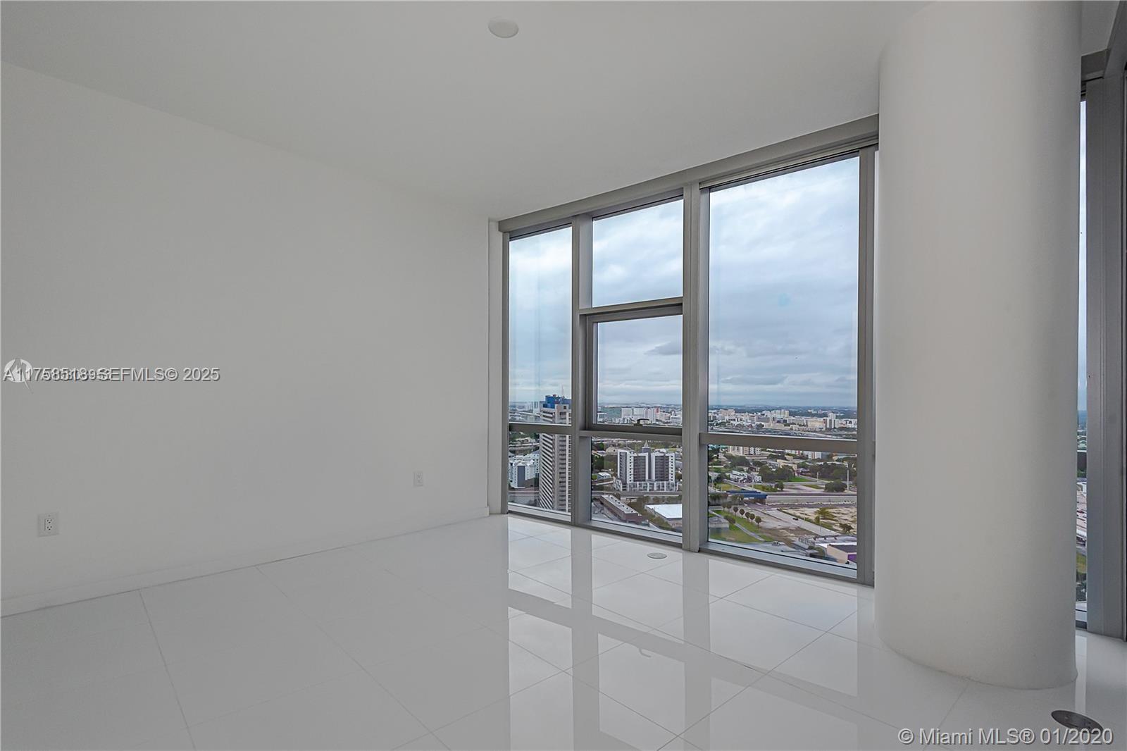 Photo of 851 NE 1st Avenue 2600 #2600 listing for Sale