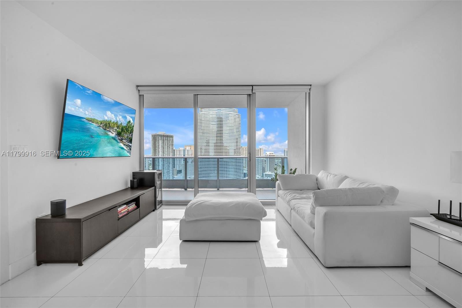 Photo of 200 Biscayne Boulevard Way 4012 #4012 listing for Sale