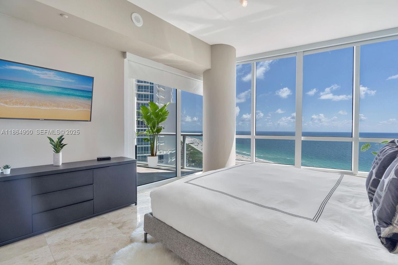 Photo of 100 S Pointe Drive 2208 #2208 listing for Sale