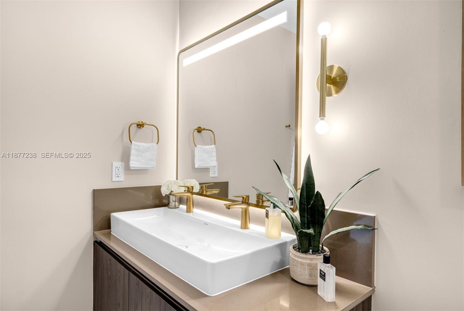 Photo of 159 NE 6th Street 5112 #5112 listing for Sale