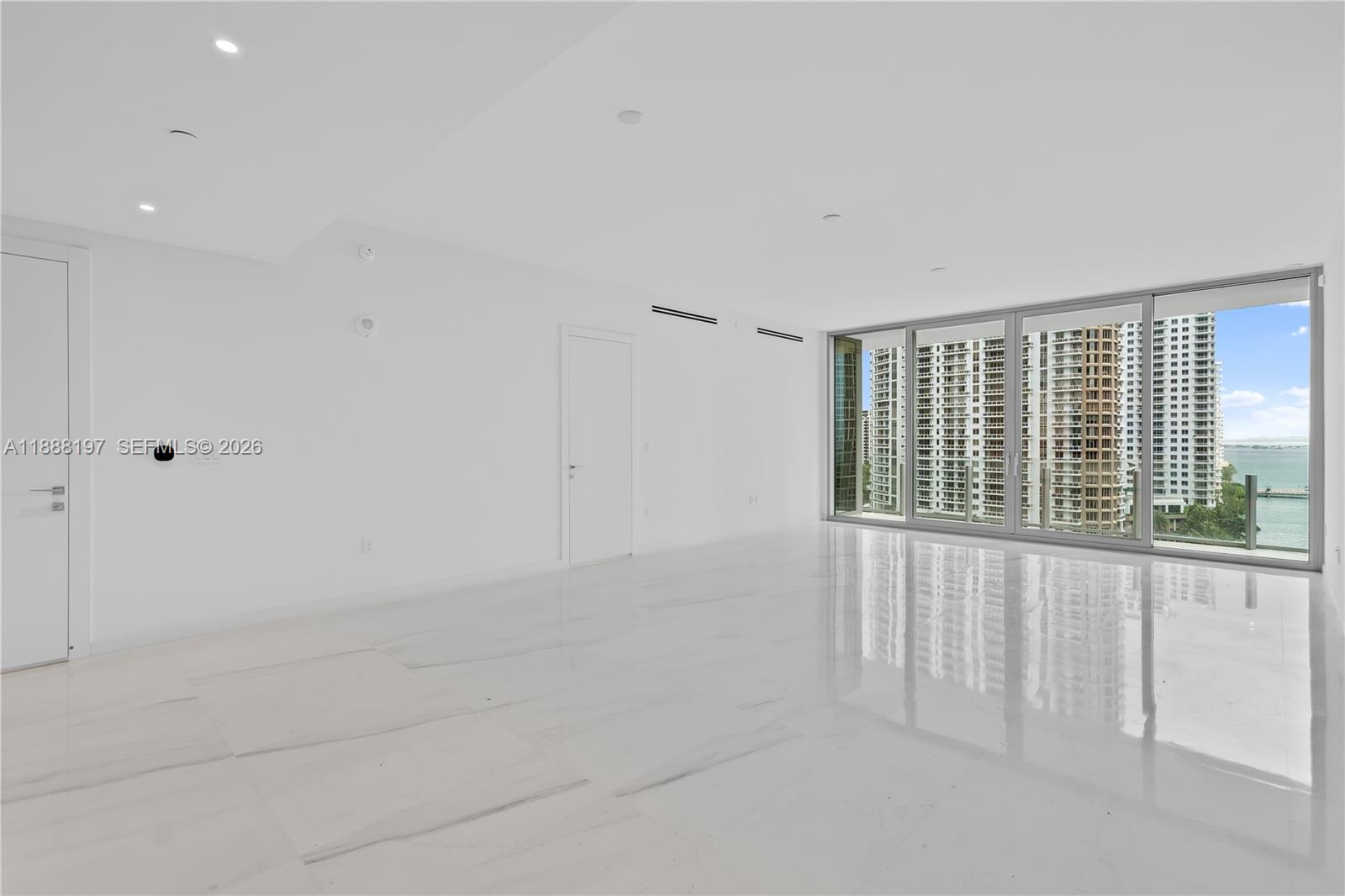 Photo of 300 Biscayne Blvd Way 1103 #1103 listing for Sale