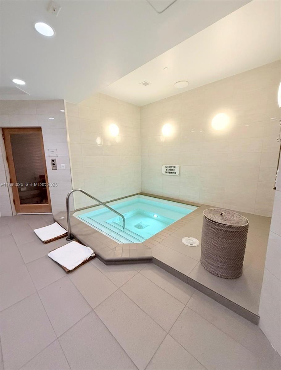 Photo of 21055 Yacht Club Drive 606 #606 listing for Sale