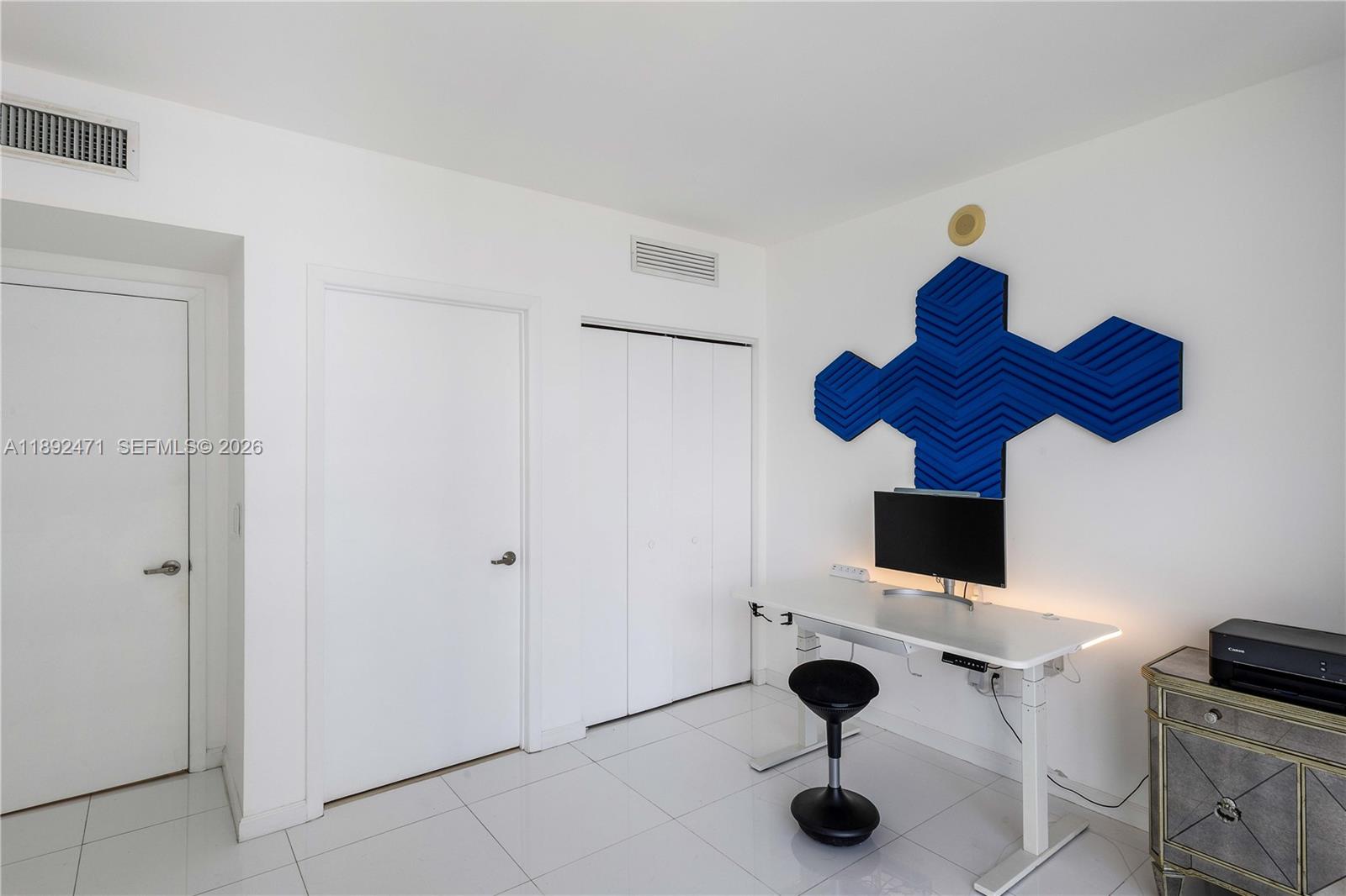 Photo of 475 Brickell Avenue 4015 #4015 listing for Sale