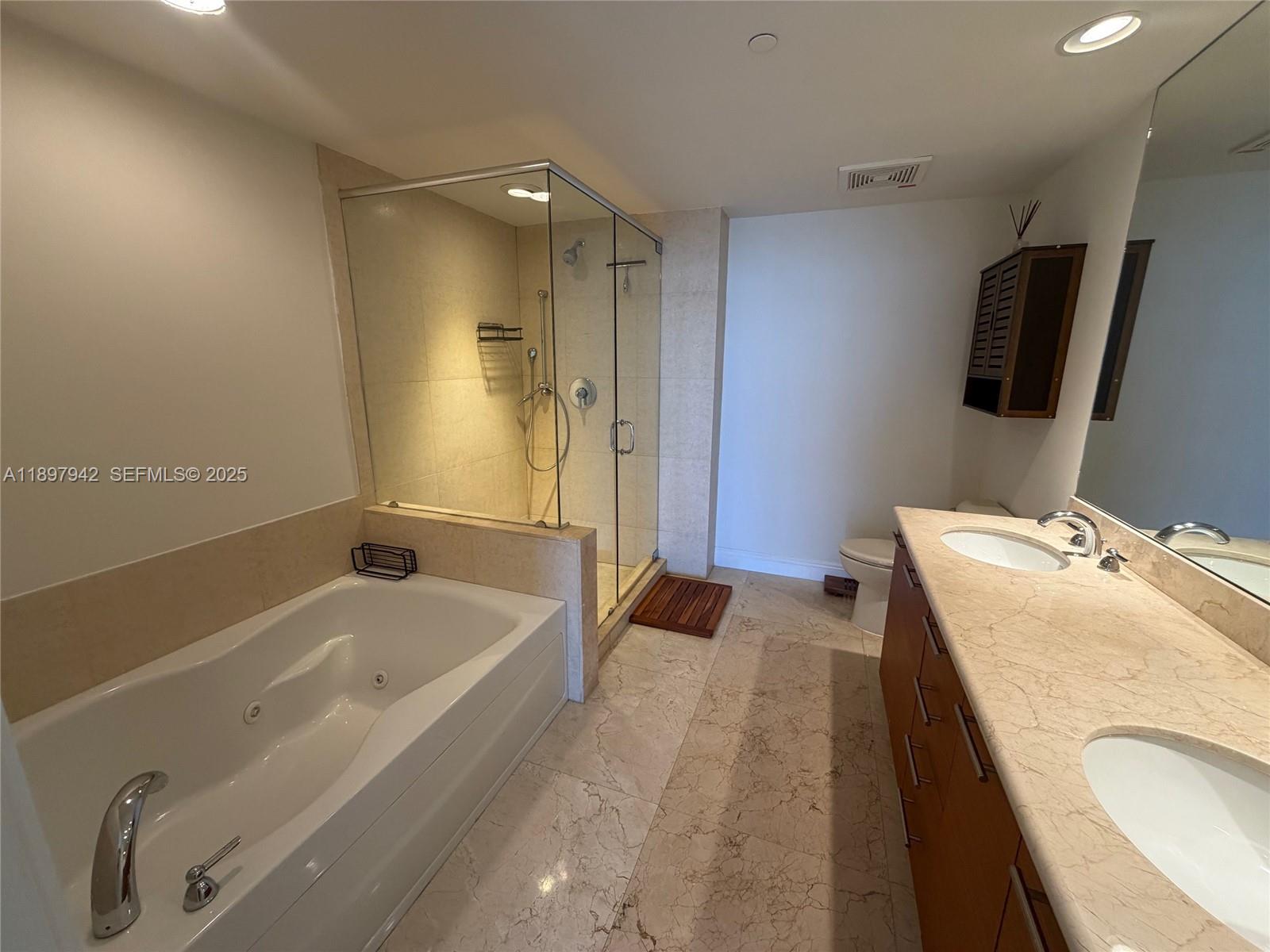 Photo of 50 Biscayne Boulevard 5211 #5211 listing for Sale
