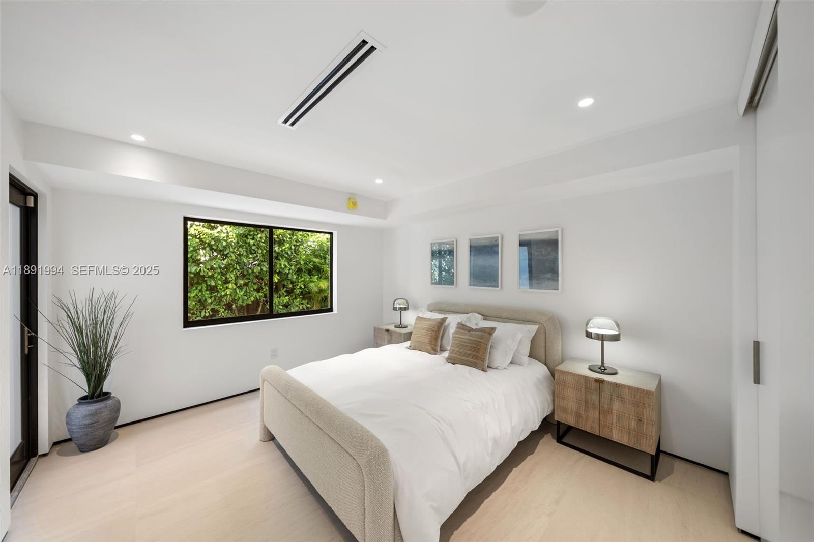Photo of 222 E Rivo Alto Drive # listing for Sale