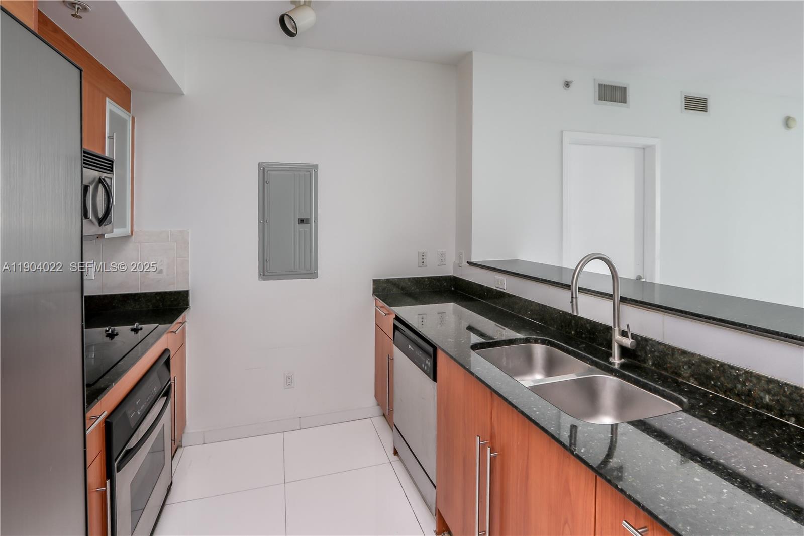 Photo of 325 S Biscayne Boulevard 1722 #1722 listing for Sale