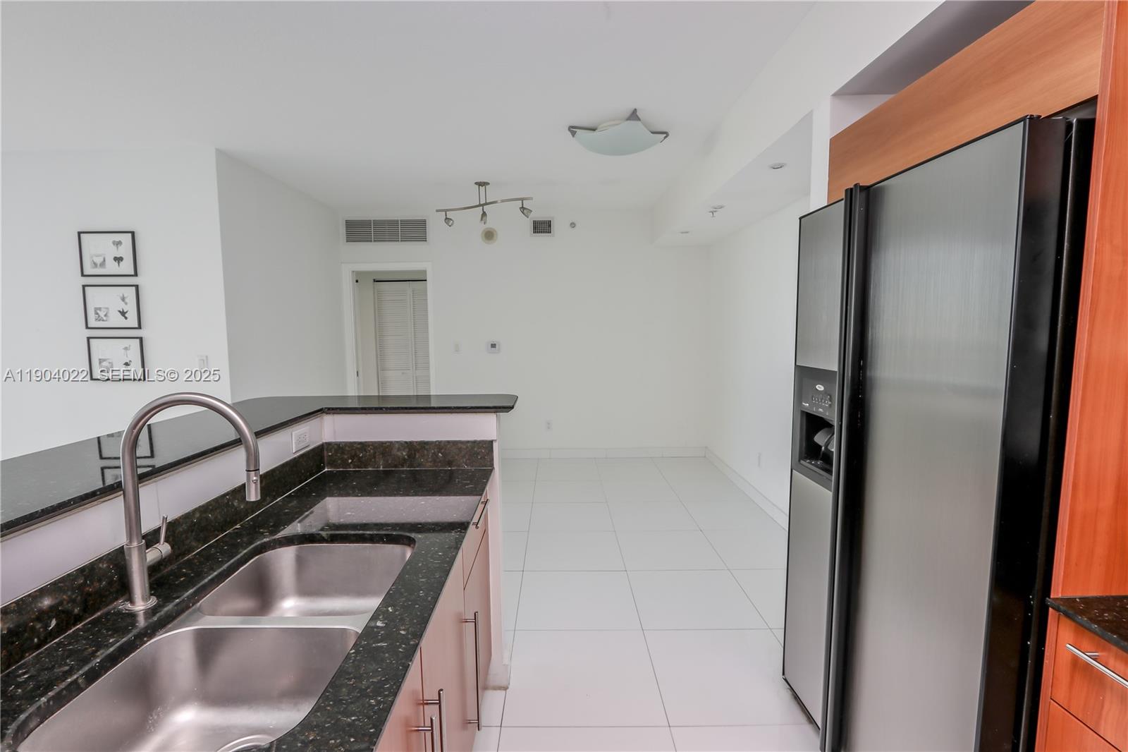 Photo of 325 S Biscayne Boulevard 1722 #1722 listing for Sale