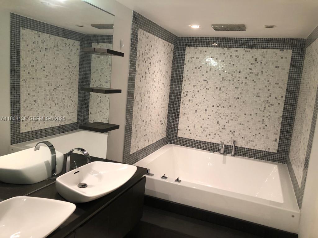 Photo of 200 Biscayne Boulevard Way 902 #902 listing for Sale