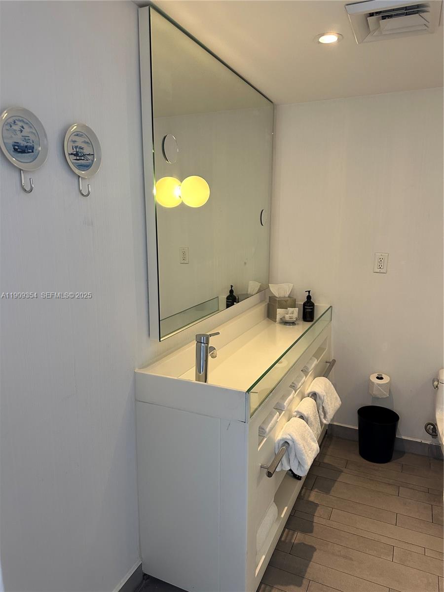 Photo of 1100 West Avenue 1206 #1206 listing for Sale