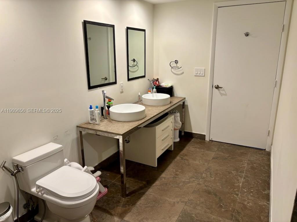 Photo of 465 Brickell Avenue 5402 #5402 listing for Sale