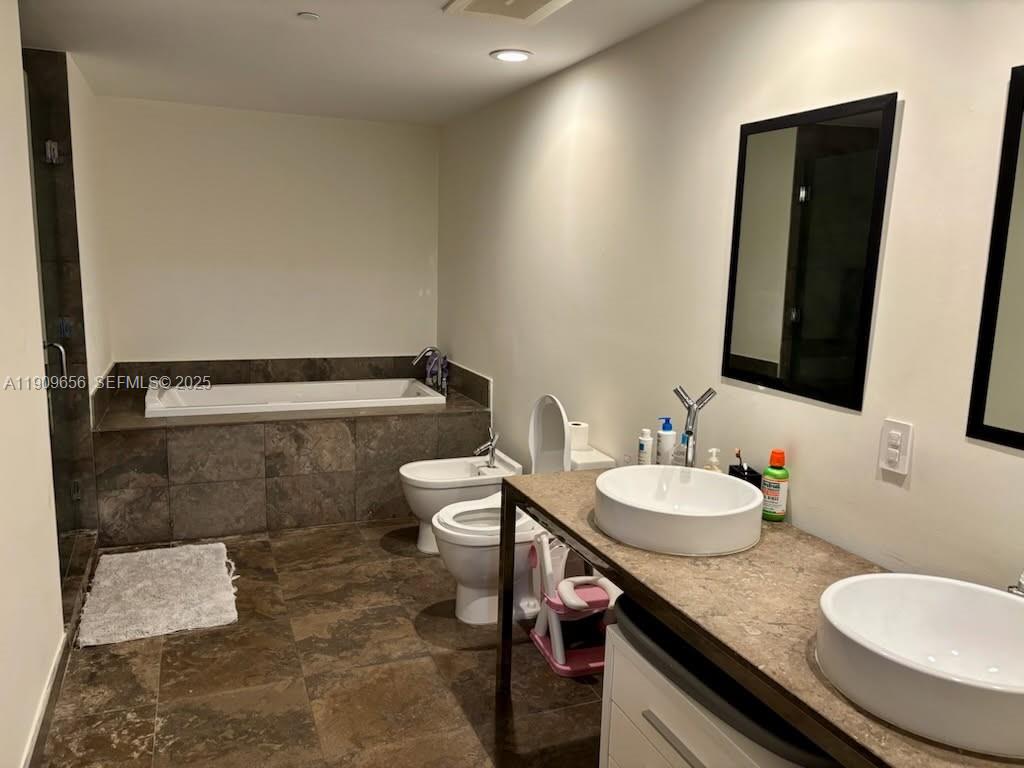 Photo of 465 Brickell Avenue 5402 #5402 listing for Sale