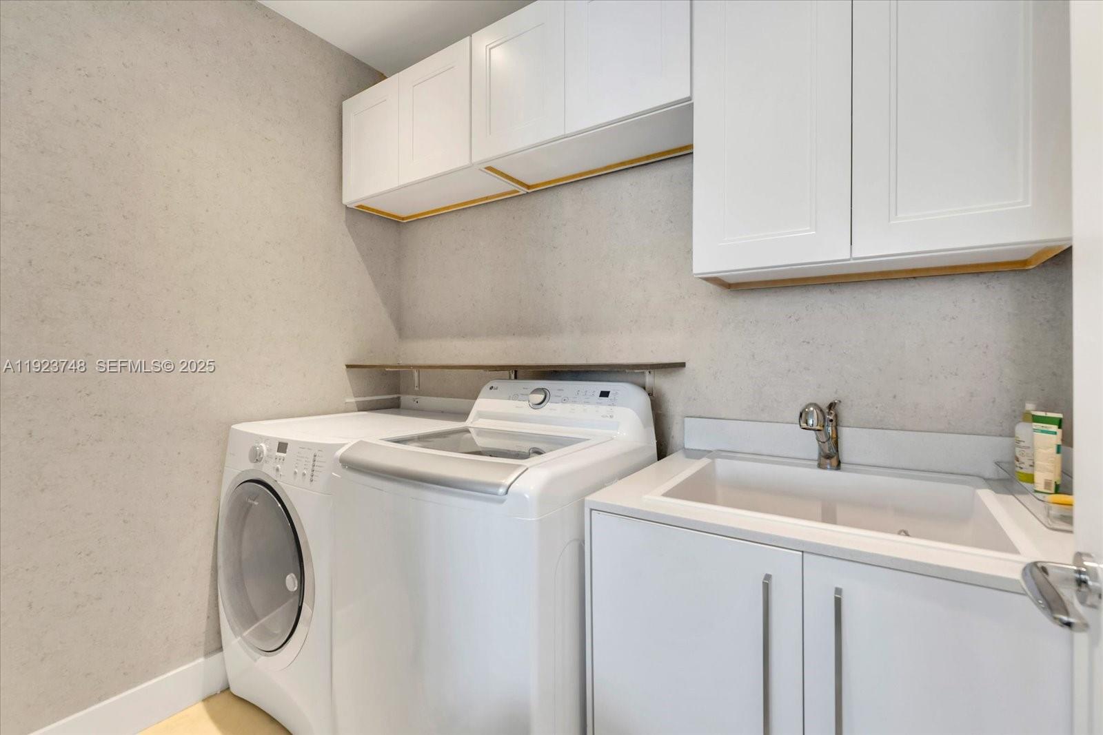Photo of 16901 Collins Avenue 1802 #1802 listing for Sale
