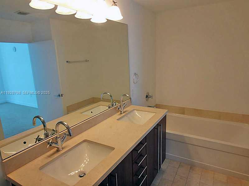 Photo of 1111 SW 1st Avenue 1123N #1123N listing for Sale